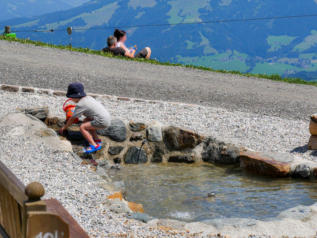 Ellmi´s Zauberwelt - Ellmau - Wo wir gerade bei Thema Wasser sind... Die Aussicht von dort oben ist übrigens großartig. - © alpintreff.de - Christian Schön